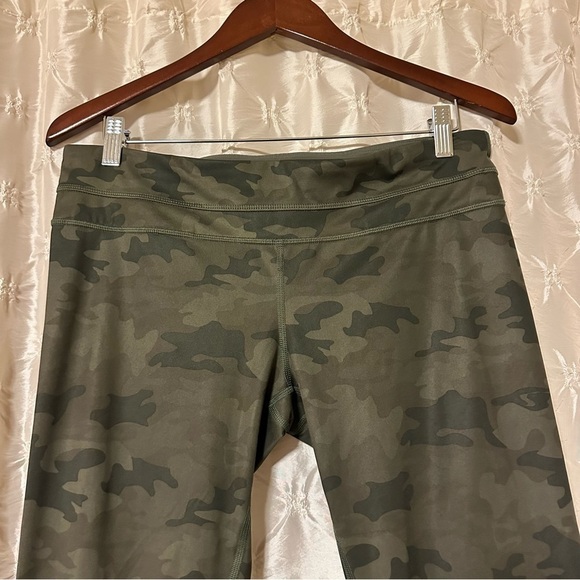Lululemon Run Inspire Crop Leggings Luxtreme Savasana Camo Fatigue Green - Picture 4 of 14